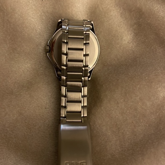 **SOLD ELSEWHERE** Casio - (Quartz) Silver Watch w/ Black Face - Picture 8 of 12